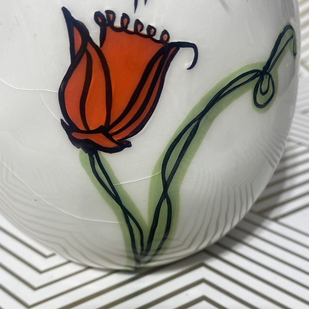 Starbucks Floral White Ceramic Vase with tulips - Picture 2 of 8